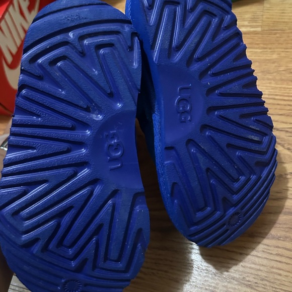 Kids Cookie Monster UGGS💙📦 - Picture 7 of 9